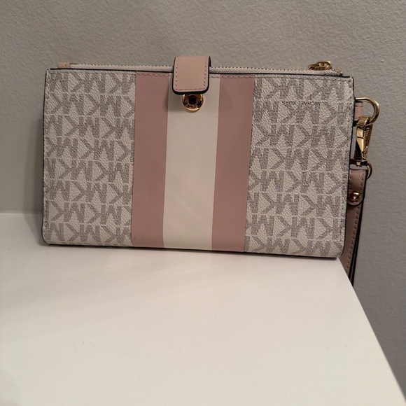 Jet Set Travel Signature Logo Smartphone Wallet - Picture 3 of 3